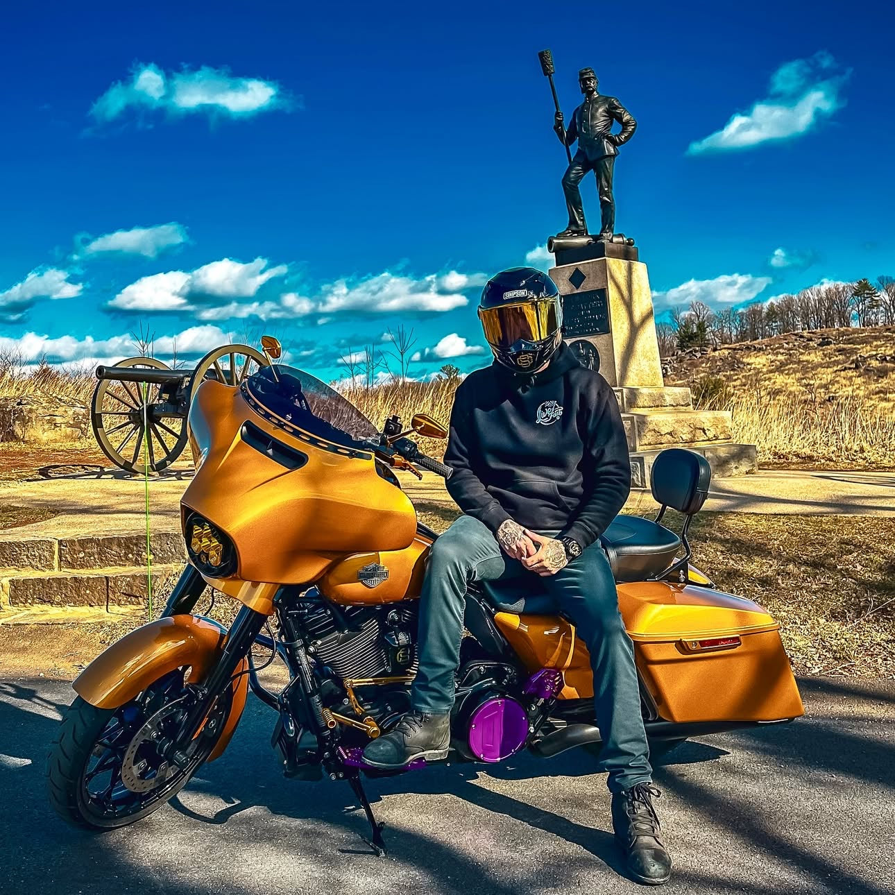 HARLEY GOLD GLIDE
× GC